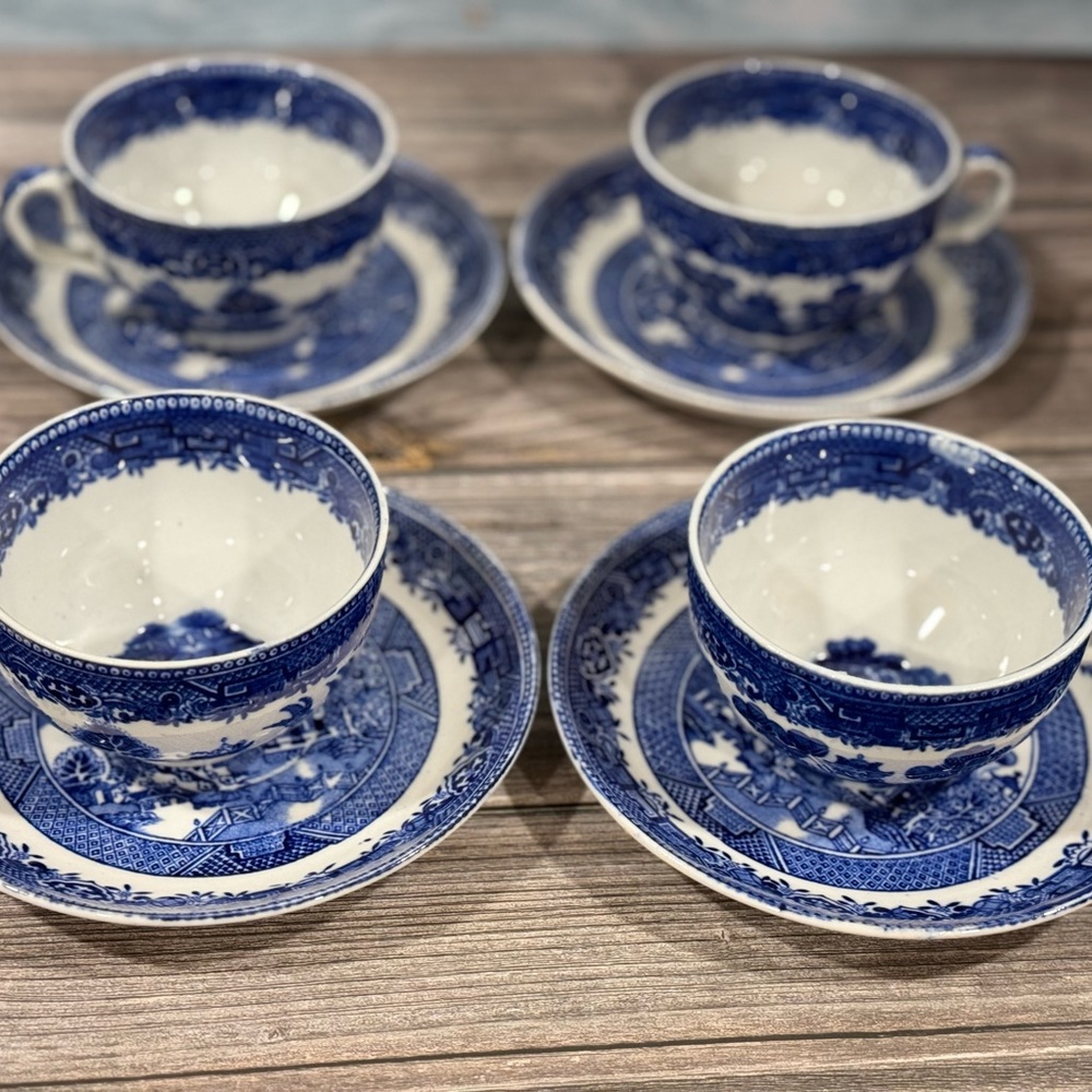 Set of 4 Saucers Willow Royal Venton Ware John Steventon & Sons &  4 Tea cups